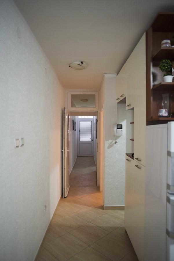 Porodicni Apartment Sveti Stefan Exterior photo